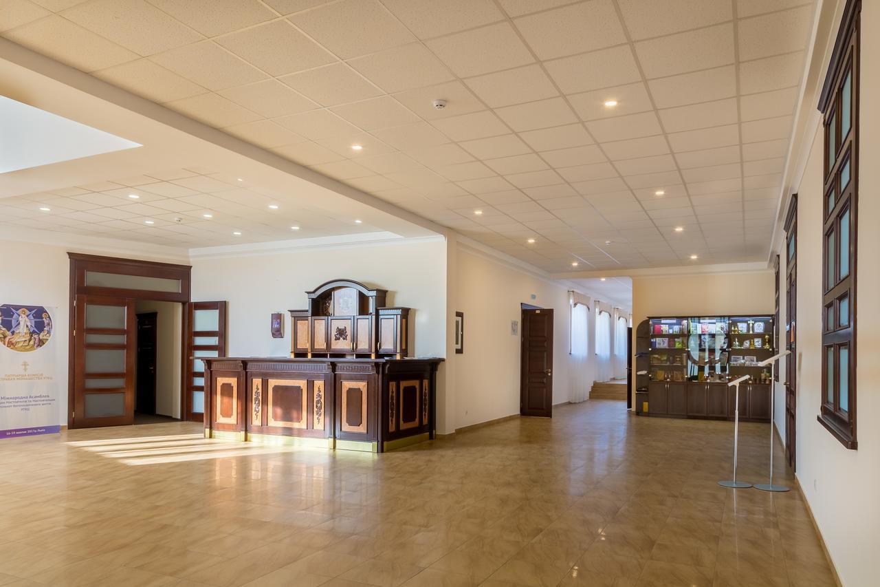 Hotel Patriarshyi Lviv Exterior photo