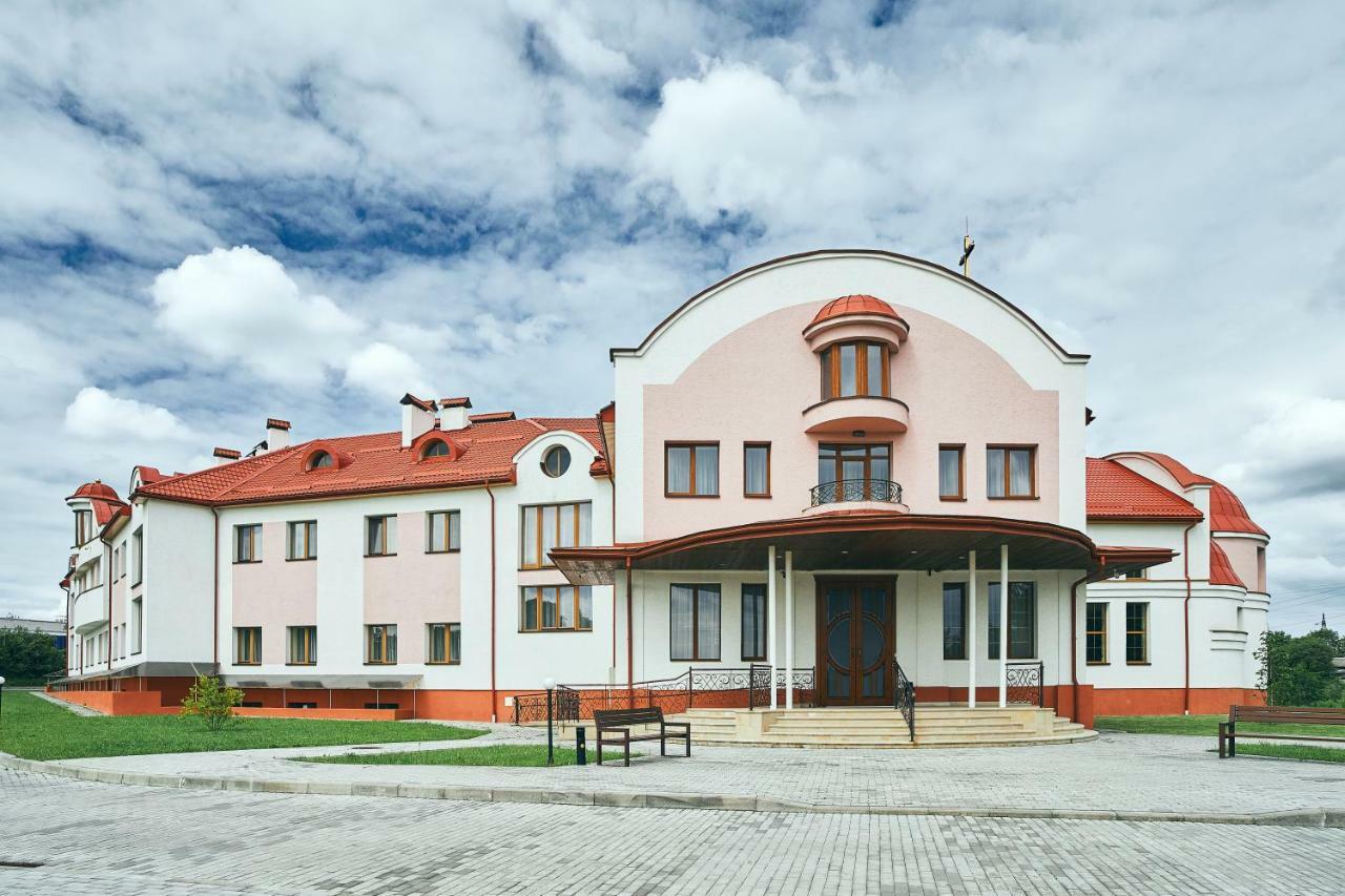 Hotel Patriarshyi Lviv Exterior photo