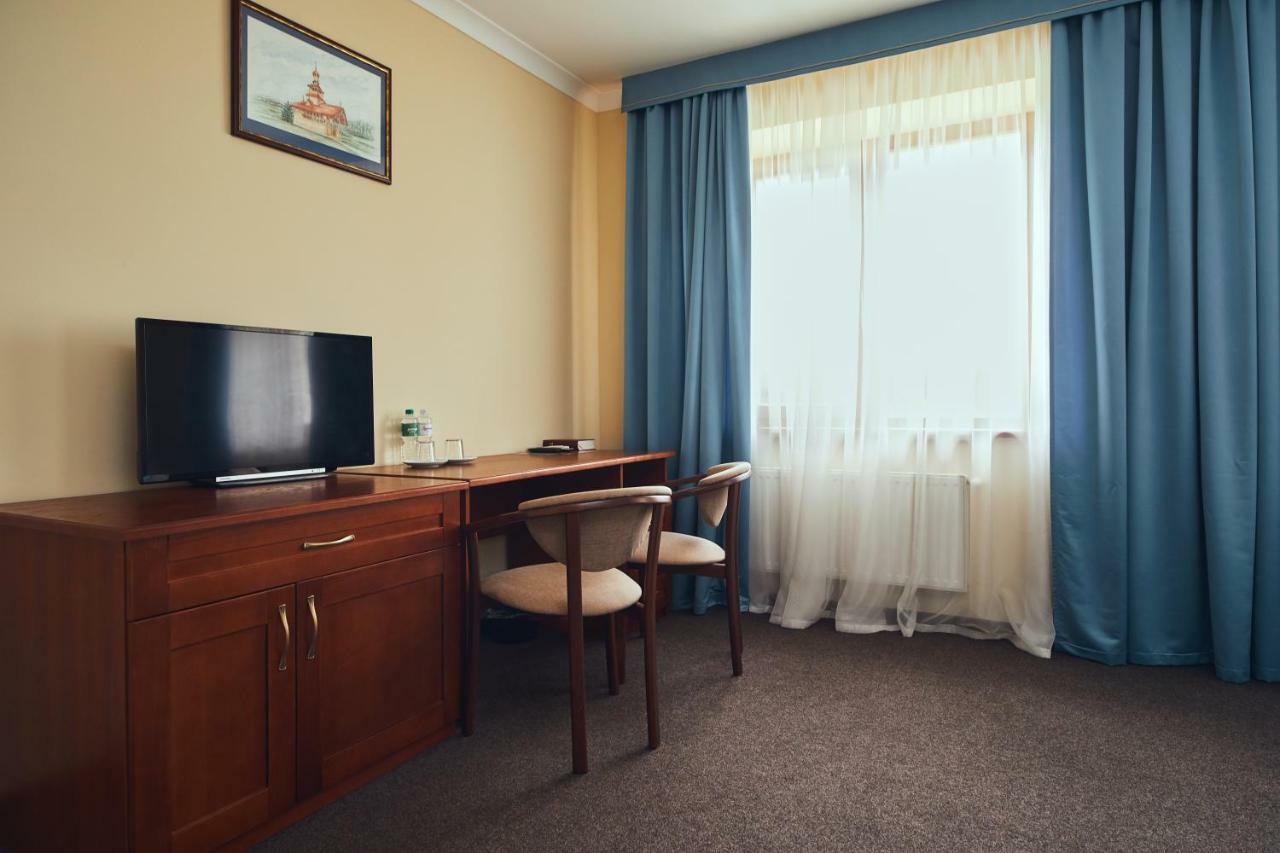 Hotel Patriarshyi Lviv Exterior photo